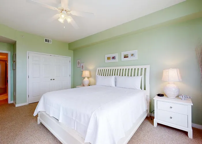 Holiday home Waterfront With Bay Views Pool Hot Tub Boat Ramp & Private Balcony