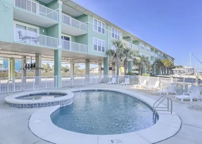 Holiday home Waterfront With Bay Views Pool Hot Tub Boat Ramp & Private Balcony *