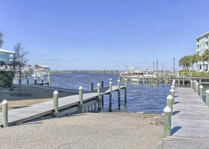 Waterfront With Bay Views Pool Hot Tub Boat Ramp & Private Balcony Holiday home *