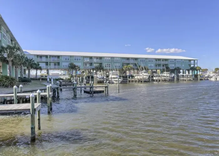 Holiday home Waterfront With Bay Views Pool Hot Tub Boat Ramp & Private Balcony *